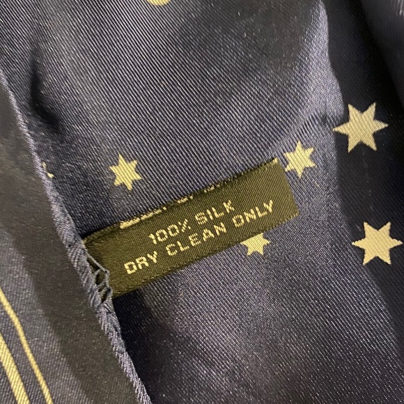 Piaget 100% silk scarf / face mask covering - Picture 2 of 3